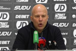 斯洛特：戈麦斯的折射球，我得看看他如何挡球，或者只是运气不好 配图