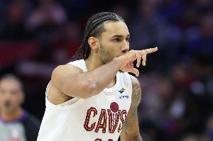 活力十足！泰森15中8贡献22分3板4助2帽 末节独得7分 配图