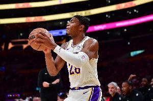 末节遭弃用！八村塁三分4中0拿2分 近5场比赛4场得分个位数 配图