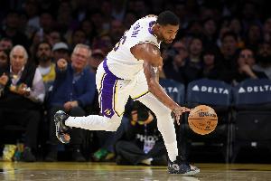 斯玛特：球队需要我在攻防两端有所作为 我也确实做到了 配图