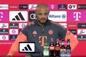 孔帕尼：我们曾经有过11分的领先优势，知道情况可以迅速改变 配图