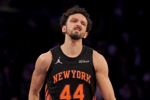 你的沙皇！沙梅特第三节11分助队反超 全场9中5得14分 正负值+12 配图