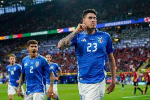 晚邮报:加图索从未考虑过不征召巴斯托尼,一直给予他关怀和鼓励 配图