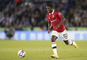 太阳报曼联球员评分：马拉西亚、达洛特4分最低，姆伯莫等人5分 配图