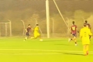 刘凯源突破下底送助攻，比利亚雷亚尔U16A队客场1-1战平莱万特 配图