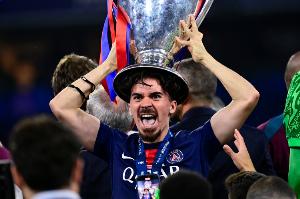 维蒂尼亚:现不考虑去皇马或沙特 佩德里、内维斯、B费前三我第四 配图