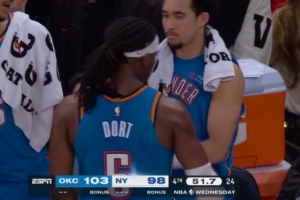 也毕业了！多特突破被布伦森造进攻犯规 个人犯满离场 配图