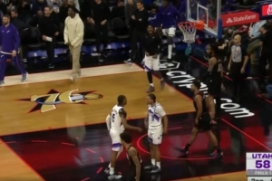 奋力反击！科迪威空接暴扣 爵士10-0攻击波反超3分打停76人 配图