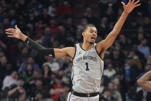 文班谈盖帽：感觉像毁了别人的一天 但他们为什么要尝试呢？ 配图