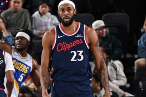 卢:以赛亚·杰克逊防守活跃&有3帽 他在战术执行方面还需努力 配图