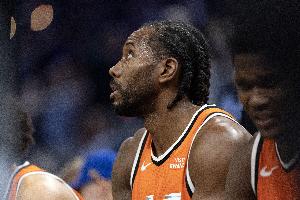 不愧是机器人！伦纳德在生涯第14赛季创场均得分新高 NBA历史首人 配图