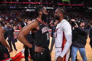 JR：韦德＞哈登 没见过韦德退缩或在场上毫无表现 哈登防不住韦德 配图