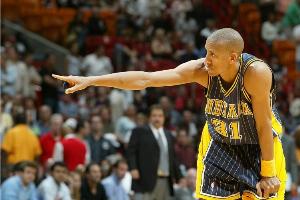 米勒：皮蓬防守比乔丹好 我在乔丹防守下打出高光 但皮蓬防住了我 配图