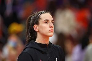 詹姆斯:18岁进NBA多少人希望我失败 有类似经历&全力支持克拉克 配图