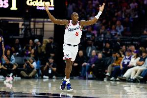 大洛：邓恩的防守强度源于他的心态 他内心有那种拼劲儿 配图