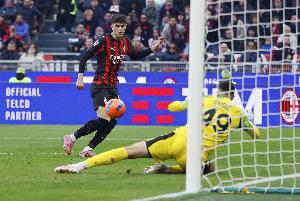 意媒:巴尔泰萨吉回归进行个人训练 加比亚手术后回基地陪伴球队 配图