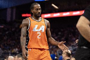 小卡罚球命中半场不到已拿20分！连续39场20+ 继续刷新个人纪录！ 配图