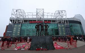 曼联跟队吐槽赛程调整：红魔因没有欧战总是被转播商刁难 配图