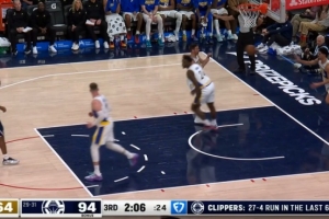 彻底花了啊！快船第三节轰出一波27-4 分差达到30分 配图