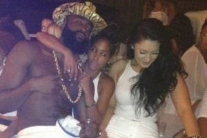 老鹰致敬夜店？米勒：我从未在那撒过币 店里可能挂着哈登的球衣 配图