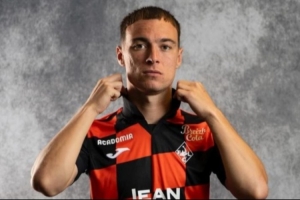 洛里昂边锋：梦想加盟巴塞罗那 梅西和哈白布时代的足球达到顶峰 配图