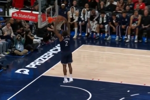 杀疯了！伦纳德展示各种进攻技巧连续得分打停比赛 配图