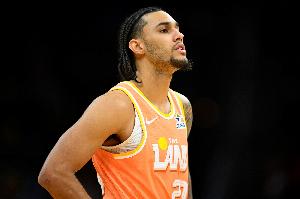 杰伦·泰森本赛季防守数据:坎宁安18中5 马克西14中4 穆雷7中1 配图