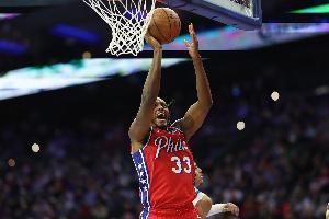 贾巴里·沃克打趣:平时我性格有点不正常 但球场给了我释放机会 配图