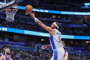 NBA彩经：火箭统治攻防轻取勇士 掘金主场擒下湖人 马刺力拔活塞 配图