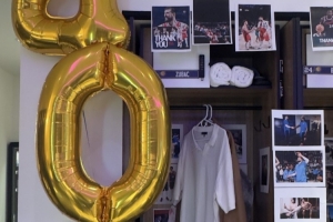 有心了！快船今日主场迎战步行者 在祖巴茨位置上进行了精心布置 配图