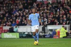 每体：德科非常看好阿克，但资金允许优先考虑巴斯托尼和范德芬 配图