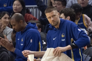 邓利维：用库明加换回波尔津吉斯这个级别的球员 这笔交易很合理 配图