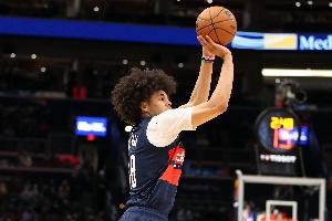 奇才官方:凯肖恩·乔治遭左肘尺侧副韧带部分撕裂 3周后重新评估 配图