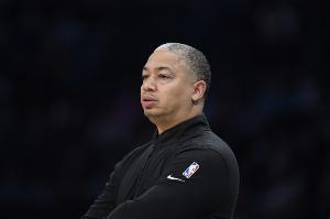 NBA近34场战绩：船刺骑塞凯24胜并列第一 雷蜂23胜第二 火狼第三 配图