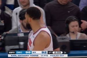 本赛季第6次犯满平联盟最多！唐斯贴防鸭梨犯规 个人又犯满离场 配图