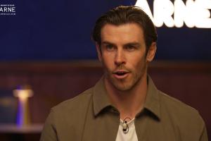 贝尔：C罗一直想进球、超越梅西，有几次我没传球他挥手不满 配图