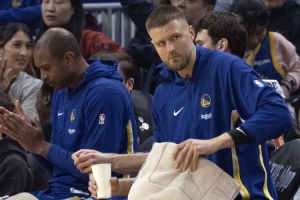 因病连续第六场缺阵!Slater:波尔津吉斯将随队前往休斯敦 配图