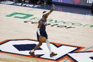 延续20+纪录！亚历山大16投9中&罚球7中7 砍下26分8助带队险胜 配图