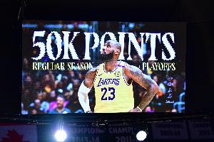 震古烁今！去年今天：詹姆斯砍下生涯第5万分 历史第一人 配图