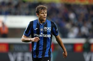 意媒:斯卡尔维尼在意杯半决赛左膝受伤离场,将接受进一步检查 配图