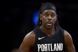 廉颇未老！开拓者老将霍勒迪在近5场比赛中4次砍下20+ 今天35分 配图