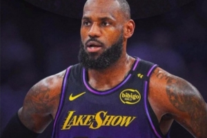 美网友：詹姆斯比天勾多用3年才破进球纪录 尊重他&但仍不是GOAT 配图