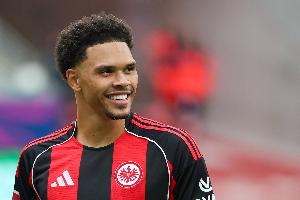 德天空：法兰克福预计今夏将收到对科林斯的报价，要价4000万欧 配图