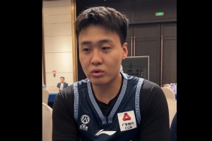 赵睿：徐昕去广州后进步很大 经历了也成长了希望他继续努力 配图