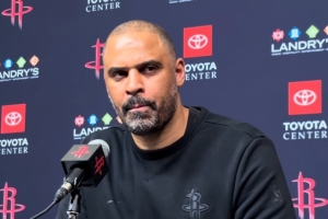 申京投篮20中8？乌度卡：不只是他手感不佳 其他人投篮也不理想 配图