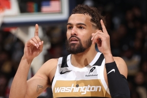 特雷·杨:我感受到了球迷能量 相信年轻人的潜力以及我们的未来 配图