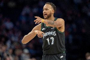 芬奇：李凯尔阅读全场预判防守走位 拿球节奏会慢下来等来好机会 配图