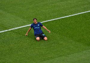 辟谣！莫雷托：阿森纳无意引进国米20岁前锋皮奥·埃斯波西托 配图