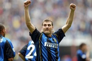 维耶里：米兰德比战一切皆有可能，国米领先10分是很大的优势 配图