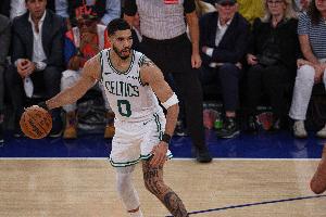 怀特：塔图姆所有客场都和球队在一起 他帮我们赢下了不少比赛 配图